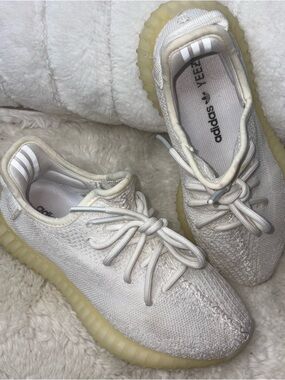 Yeezy Boost 350 V2 Cream White with Gum Sole size US 4